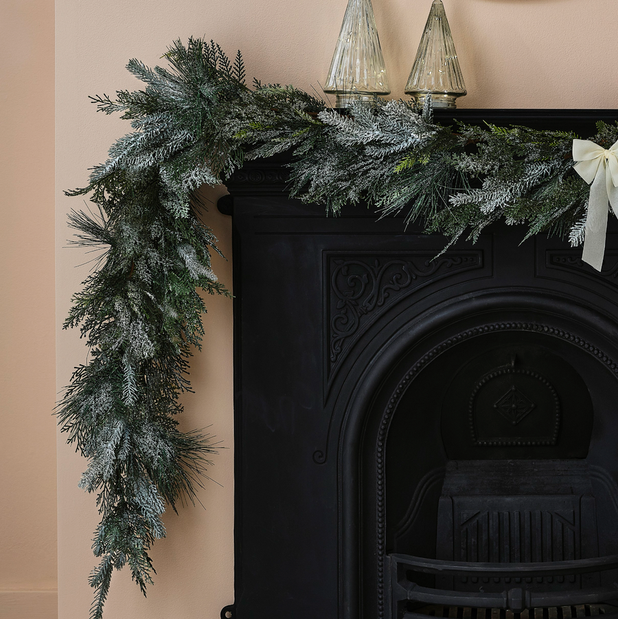 Snowy Foliage Christmas Garland