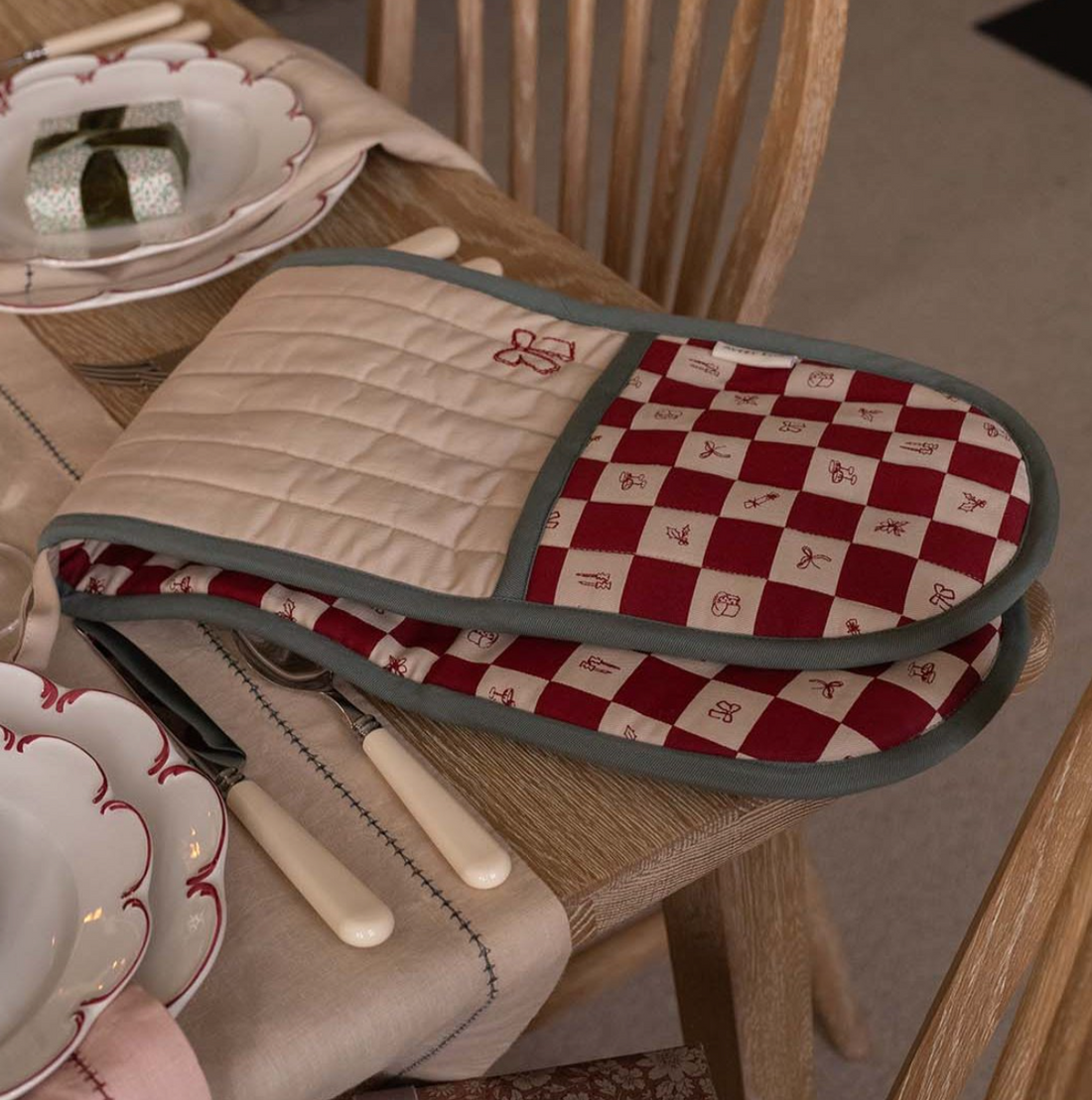 Christmas Checkerboard Oven Mitts